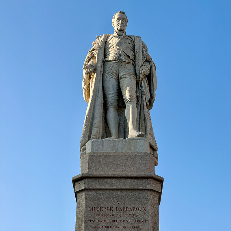 Statua Barbaroux, Piazza Galimberti - Cuneo